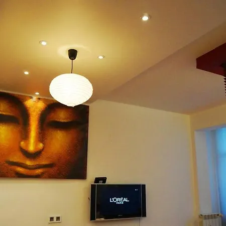 Zen - On Metro, Ultra Fast Wi-fi Apartment Sofia