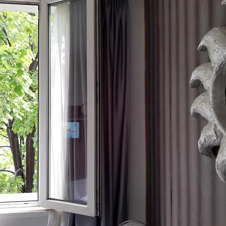 Zen - On Metro, Ultra Fast Wi-fi Apartment